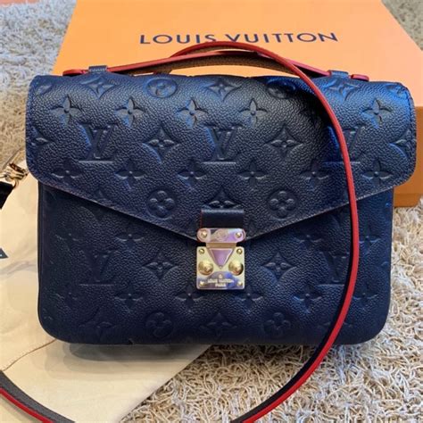 louis vuitton pochette metis navy.